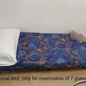Your Lovely Home, Porta Venezia-1 Queen Bed, 3 Single Beds, 1 Sofa Bed- Milan